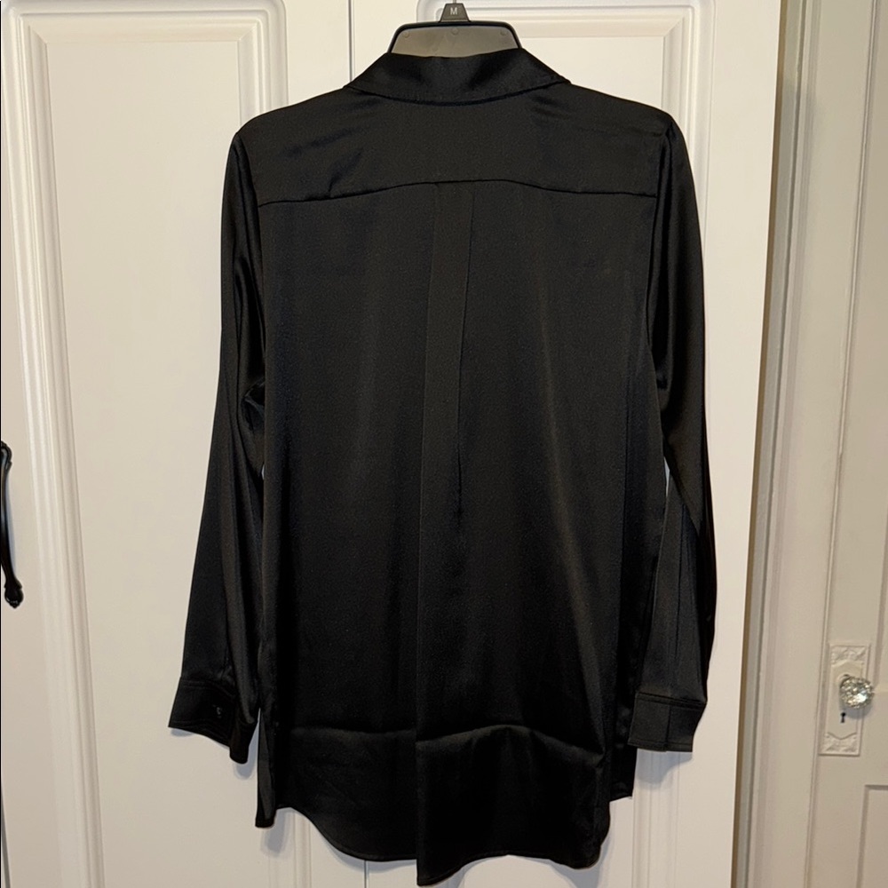 Simply Vera Wang M Silky Black Button Collared Long Sleeve Shirt Date Night - Picture 2 of 3